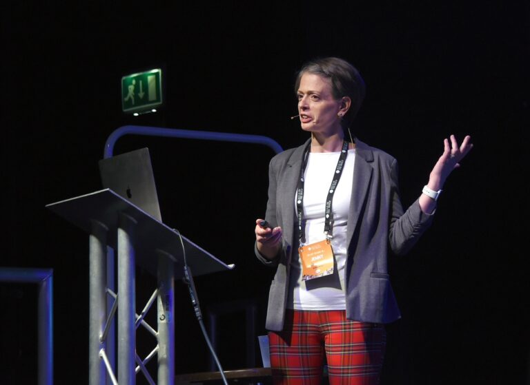 3 easy ways to improve the design of your fintech digital product (when you’re not a designer)